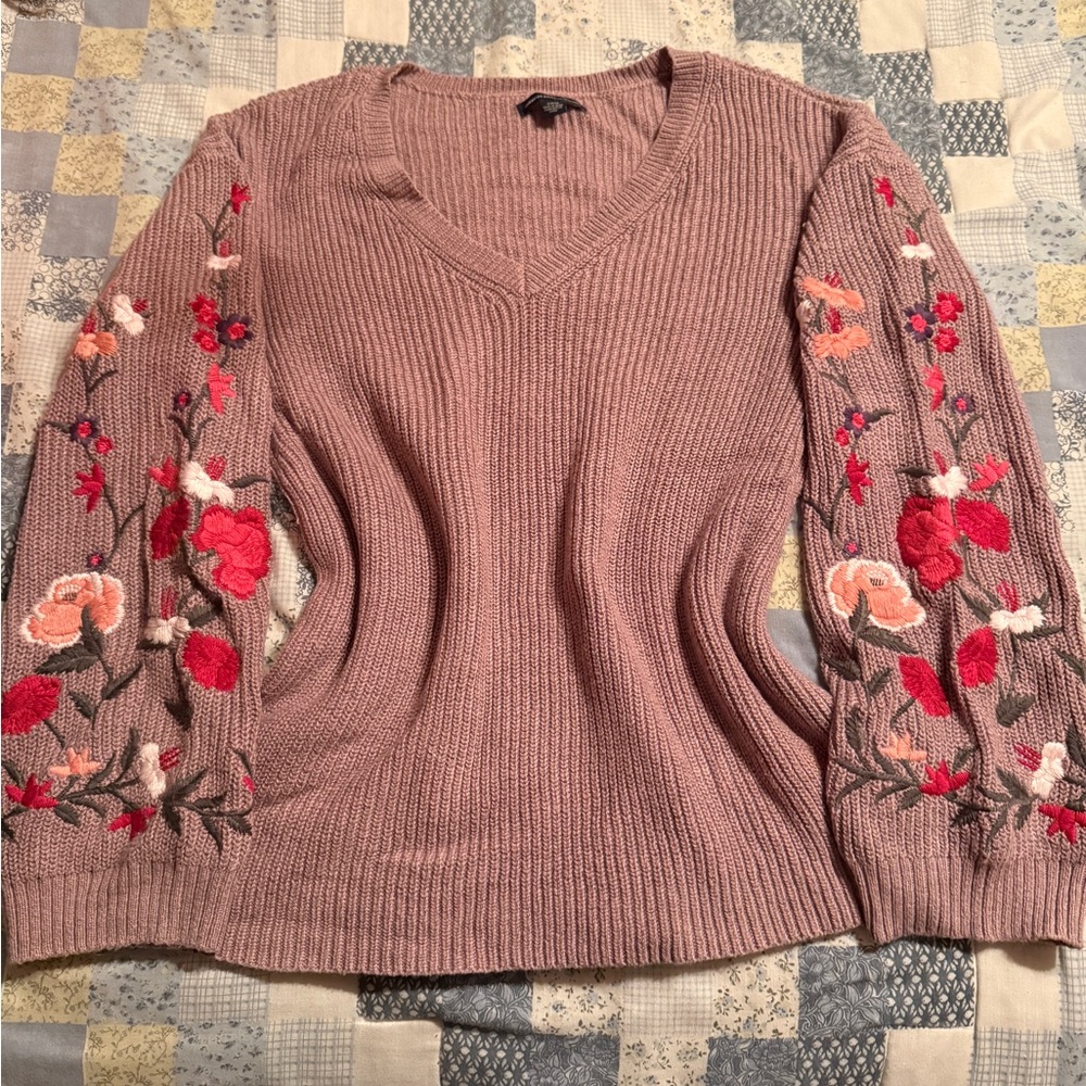 Size Small Floral Embroidered Mauve Sweater
